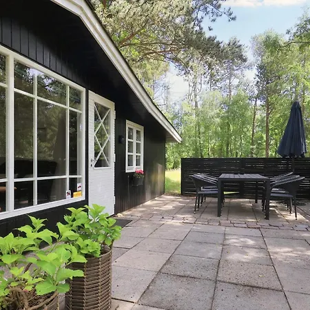 4 Person In Rodby-by Traum *